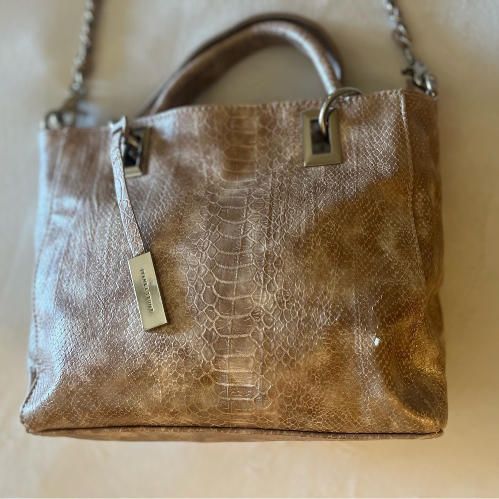 Ivanka Trump Vintage Y2K Tan Two Way Crossbody Bag with Chain Strap EUC - Picture 3 of 14